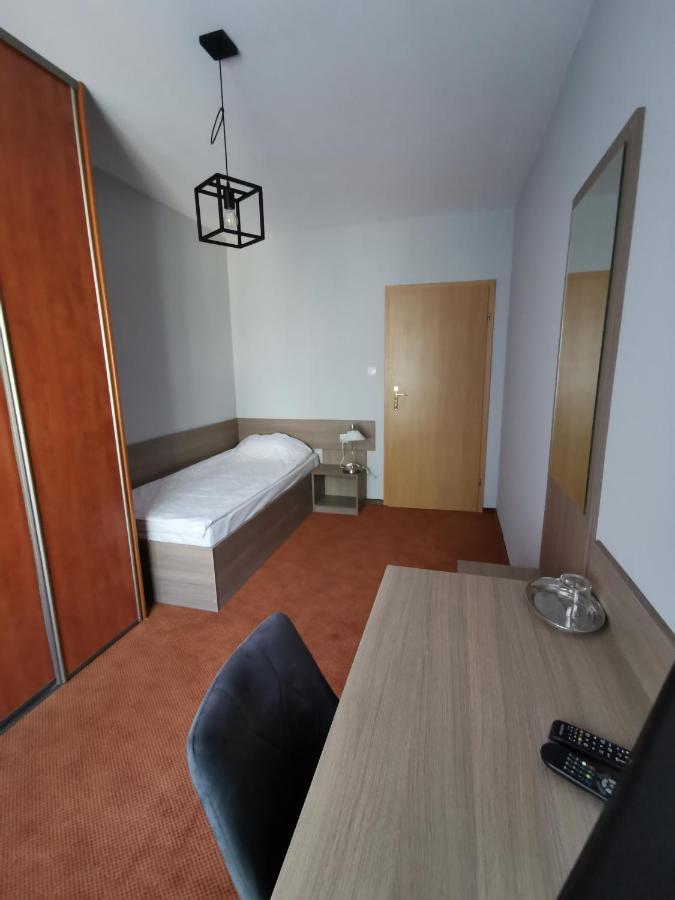 Hotel Zieliniec Poznań Exterior foto